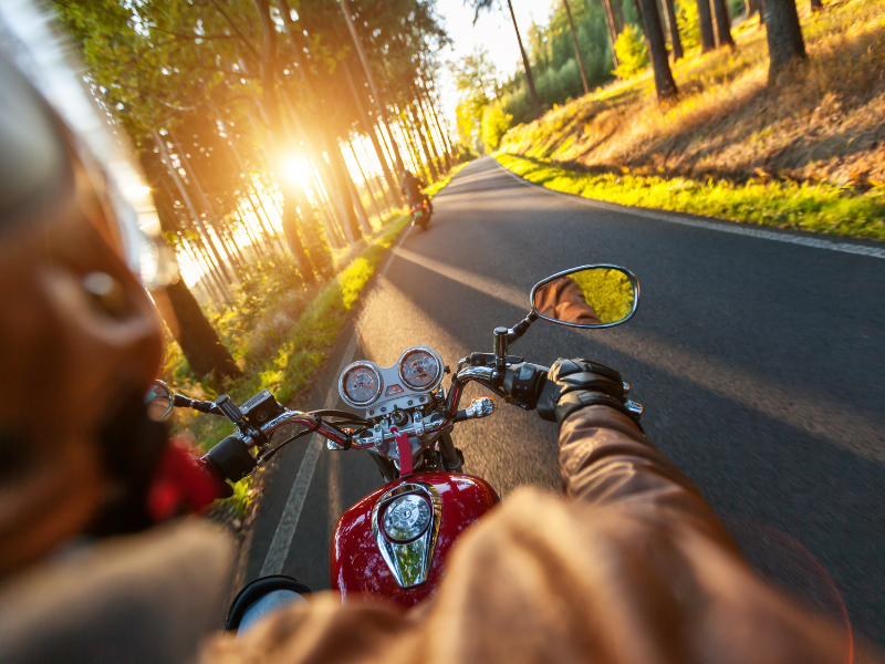 Passeio tranquilo com o seguro viagem moto